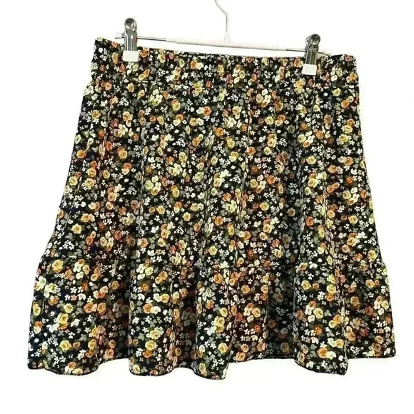 Unbranded Dresses & Skirts - Women's Black Floral Print Skirt Size L